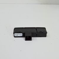 Audi Q7 4L Hazard light switch 4L2927137C