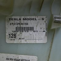 Tesla Model S B-pilarin verhoilu (yläosa) 102161301A