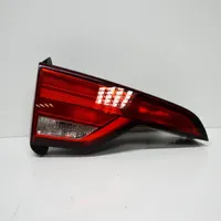 Audi A4 S4 B9 Lampy tylnej klapy bagażnika 8W9945075A