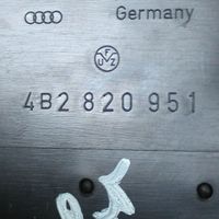 Audi A6 S6 C5 4B Copertura griglia di ventilazione cruscotto 4B2820951