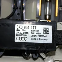 Audi Q5 SQ5 Priekinių vietų apšvietimo žibintas 8K0951177
