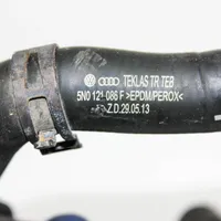 Audi Q3 8U Tuyau de liquide de refroidissement moteur 5N0121086F