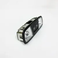 Audi Q3 8U Illuminazione sedili anteriori 8U0947111A