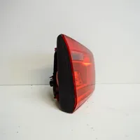 Volkswagen Touran II Lampy tylnej klapy bagażnika 1T0945094A