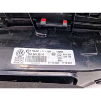 Volkswagen Touareg III Galinis žibintas dangtyje 760945307D