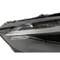 Mercedes-Benz  CLE C236 Lampa przednia A2369066300