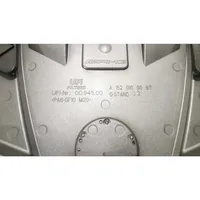 Mercedes-Benz SLK R172 Couvercle cache moteur A1520100067