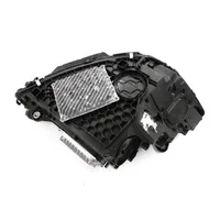 Mercedes-Benz  CLE C236 Lampa przednia A2369066100