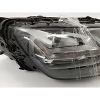 Audi Q7 4M Lampa przednia 4M0941774E