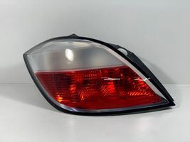 Opel Astra H Aizmugurējais lukturis virsbūvē 342691834