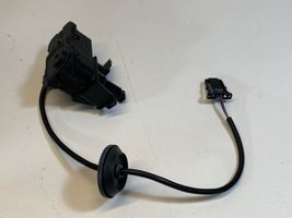 Volkswagen Golf VII Serratura del tappo del serbatoio del carburante 5C6810773K