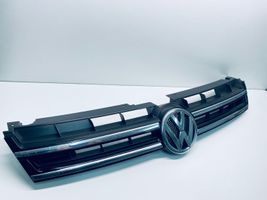 Volkswagen Touareg II Maskownica / Grill / Atrapa górna chłodnicy 7P6853651A