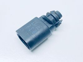 Volkswagen Touareg II Sonde température extérieure 8Z0820535