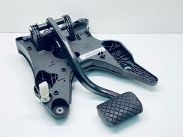 Volkswagen Touareg II Brake pedal 7P0723117B