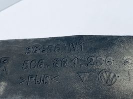Volkswagen Jetta VI Soporte/sello del guardabarros de espuma 5C6861236