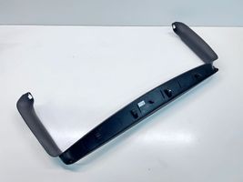 Volkswagen Touareg II Rivestimento superiore del portellone posteriore/bagagliaio 7P6867603