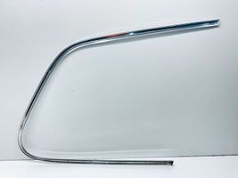 Volkswagen Touareg II Galinio šoninio stiklo apdaila 7P6853995