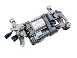 Volkswagen Touareg II Compressore/pompa sospensioni pneumatiche 7P0698007B