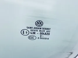 Volkswagen Jetta VI Основное стекло передних дверей (четырехдверного автомобиля) 5C6845201