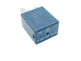 Mercedes-Benz S W222 Muu rele A0009822523