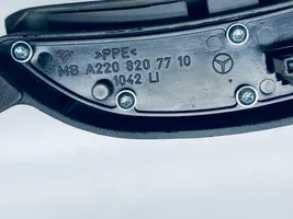 Mercedes-Benz S W220 Boutons / interrupteurs volant A2208210679