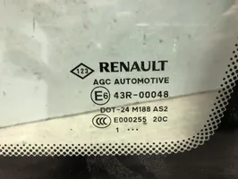 Renault Megane III Fenêtre latérale avant / vitre triangulaire 833060008R