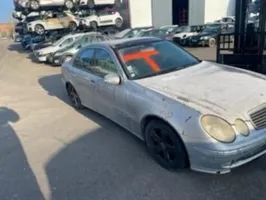 Mercedes-Benz E AMG W211 Étrier de frein arrière 0024202583