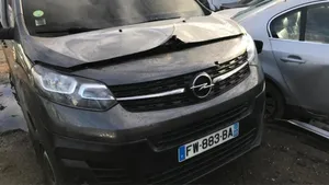 Opel Vivaro Konepellin saranat 