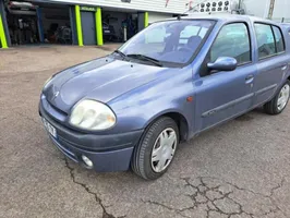 Renault Clio III Takapyörän sisälokasuojat 7700410233