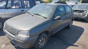 Renault Clio I Etupyörän sisälokasuojat 7700795842