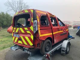 Renault Kangoo II Takaluukun tuen kaasujousi 8200497806