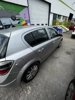 Opel Astra G Rivestimento paraspruzzi passaruota anteriore 13125602