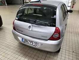 Renault Clio III Boîte à fusibles 