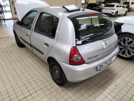 Renault Clio III Boîte à fusibles 