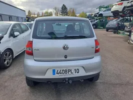 Volkswagen Fox Uchwyt / Mocowanie zderzaka tylnego 