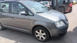 Volkswagen Touran I Osłona górna silnika 1K0825237K