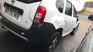 Dacia Duster Moottorin alustan välipohjan roiskesuoja 758901227R