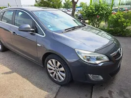 Opel Astra J Salono komplektas 13261559