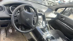 Peugeot 3008 I Konepellin lukituksen vastakappale 7934E9