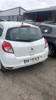 Renault Clio III Moottorin alustan välipohjan roiskesuoja 758902935R