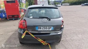 Toyota Auris 150 Klamra przedniego pasa bezpieczeństwa 7323002360B0