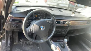 BMW 3 E90 E91 Silniczek wycieraczek szyby przedniej / czołowej 61617161711