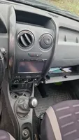 Dacia Duster Przełącznik / Przycisk kierownicy 8201168008