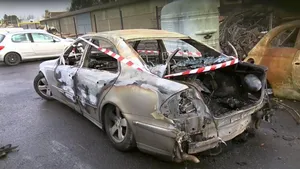 Mercedes-Benz E AMG W211 Moldura embellecedora del guardabarros trasero 