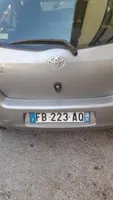 Toyota Yaris Etuoven kulmalasi, neliovinen malli 681260D010