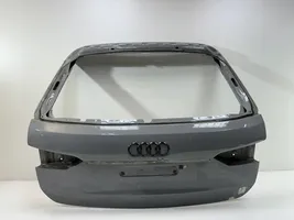 Audi A4 S4 B9 8W Takaluukun/tavaratilan kansi 