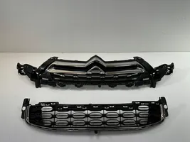 Citroen C4 II Maskownica / Grill / Atrapa górna chłodnicy 