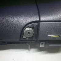 Mercedes-Benz E W211 Panelės stalčiuko/lentinėlės paklotėlis 