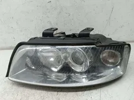 Audi A4 S4 B6 8E 8H Lampa przednia 