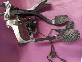 Volkswagen PASSAT B5.5 Pedal assembly 